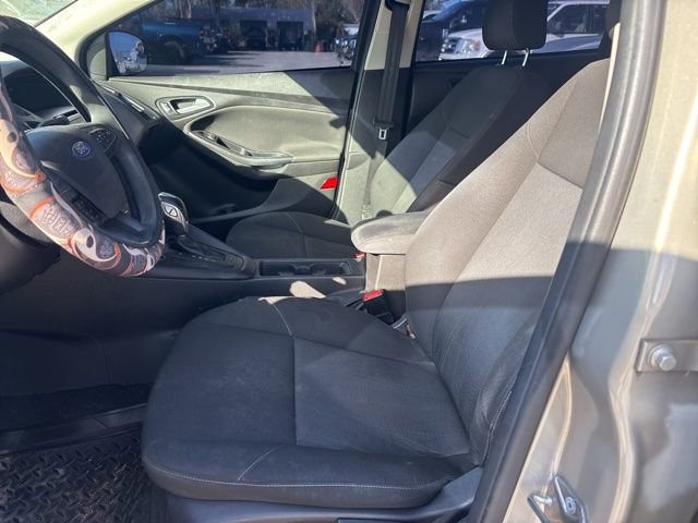 Used 2015 Ford Focus SE image 9