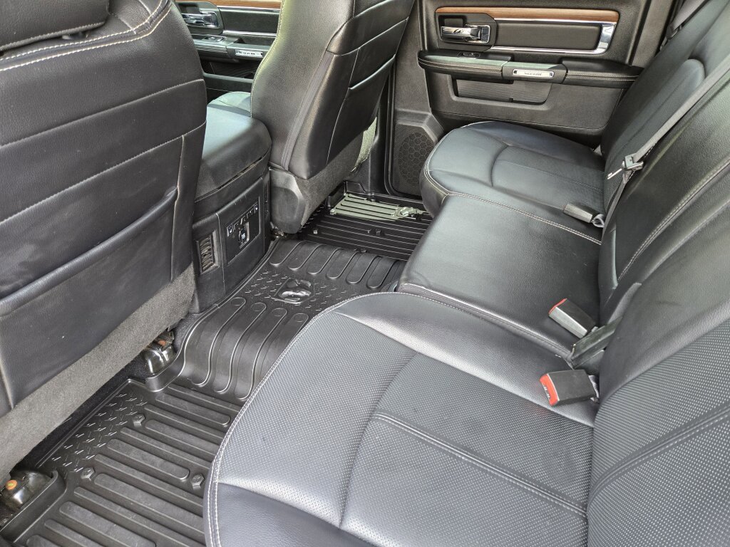 Used 2017 RAM 1500 Laramie w/ Convenience Group AWD/4WD image 9