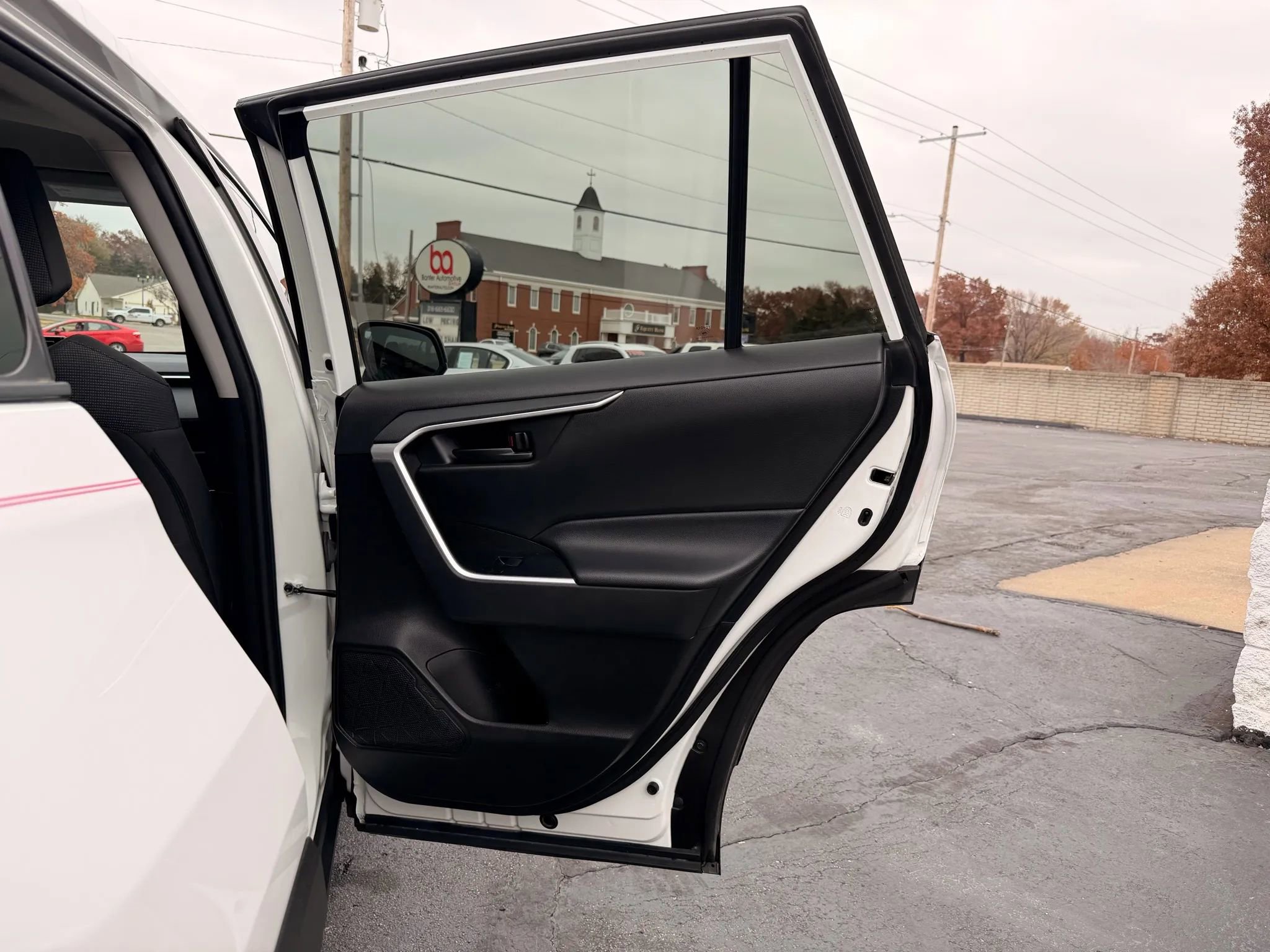 Used 2022 Toyota RAV4 LE w/ Carpet Mat Package (TMS) image 23