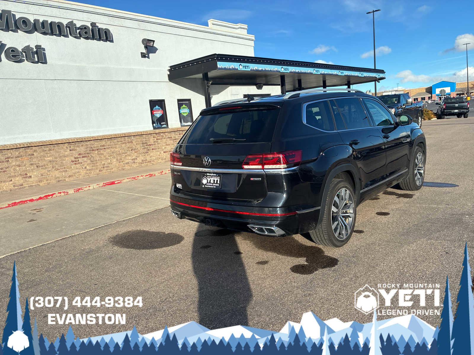 Used 2022 Volkswagen Atlas SEL Premium image 3