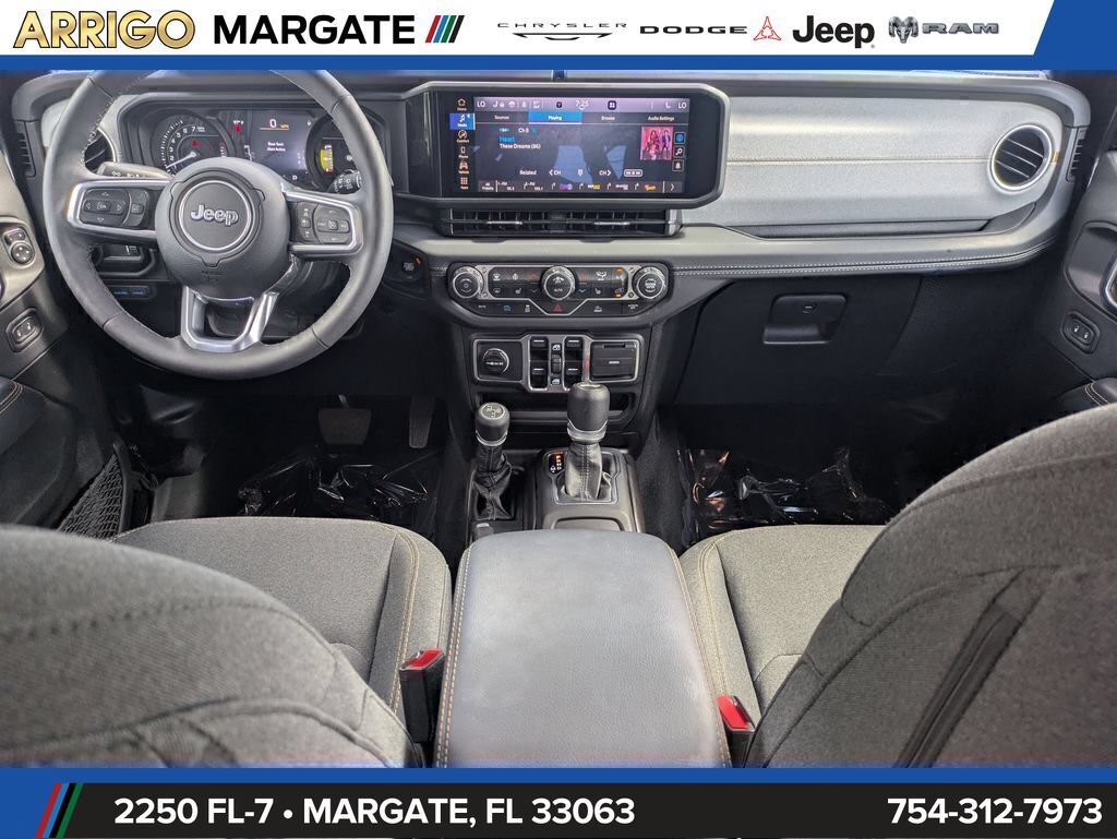 Used 2025 Jeep Wrangler Unlimited Sahara AWD/4WD image 15