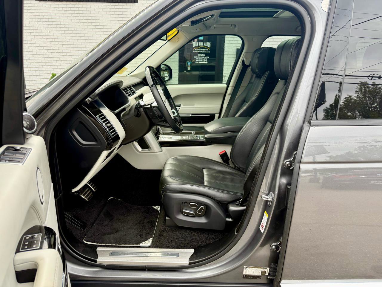Used 2014 Land Rover Range Rover Autobiography AWD/4WD image 16