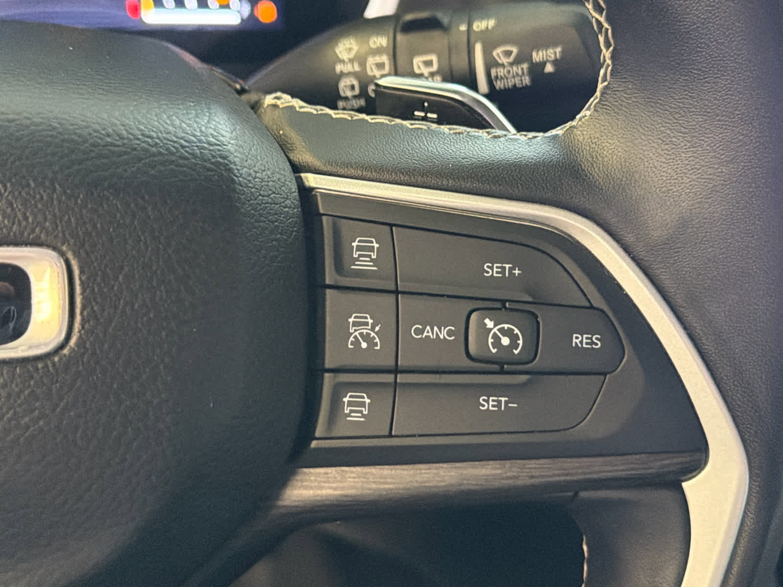 Used 2022 Jeep Grand Cherokee L Limited RWD image 38