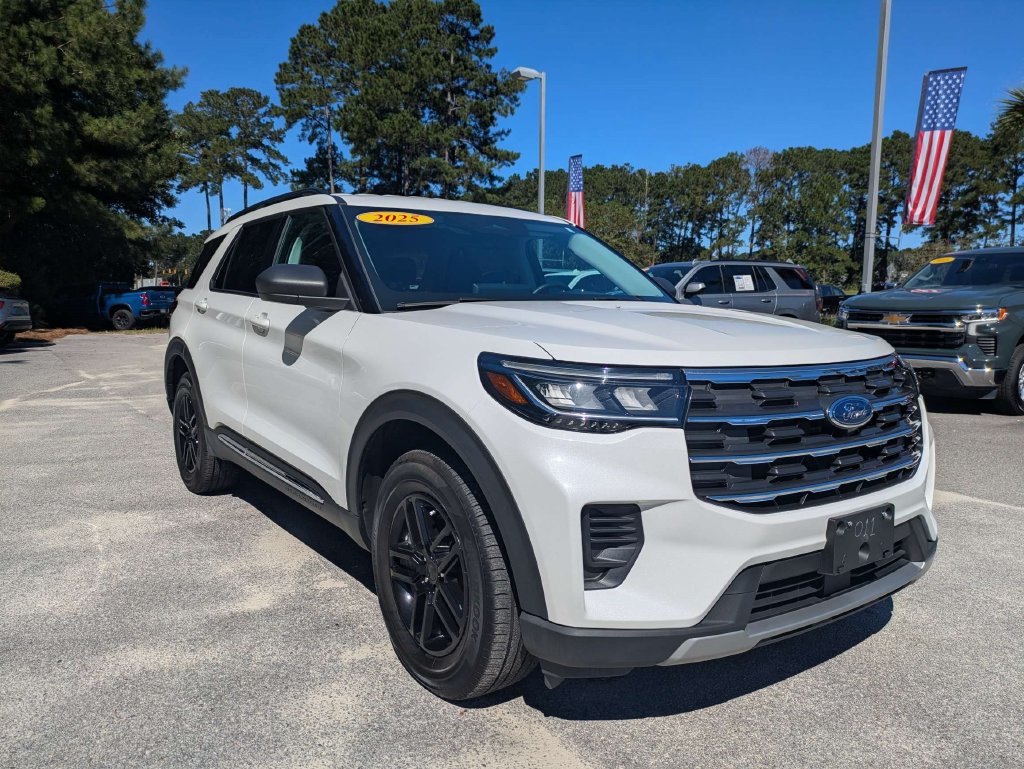Used 2025 Ford Explorer Active