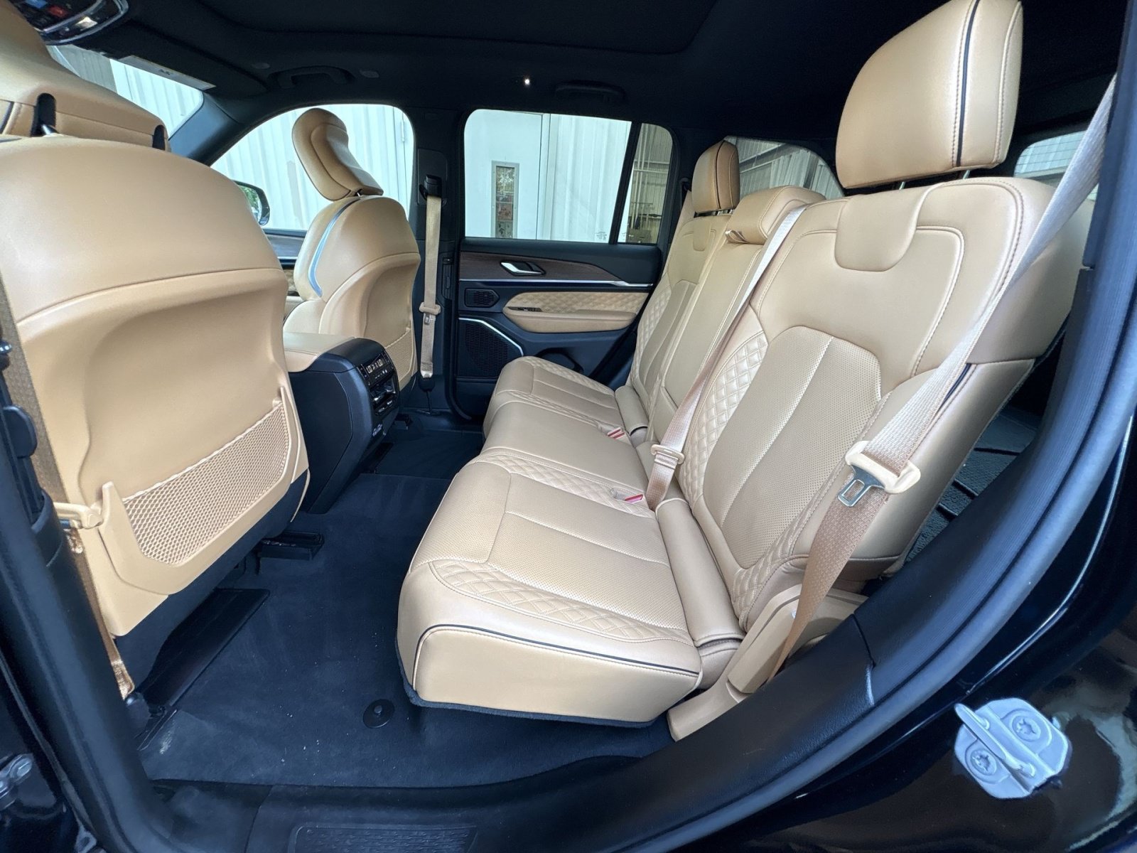 Used 2022 Jeep Grand Cherokee Summit AWD/4WD image 25