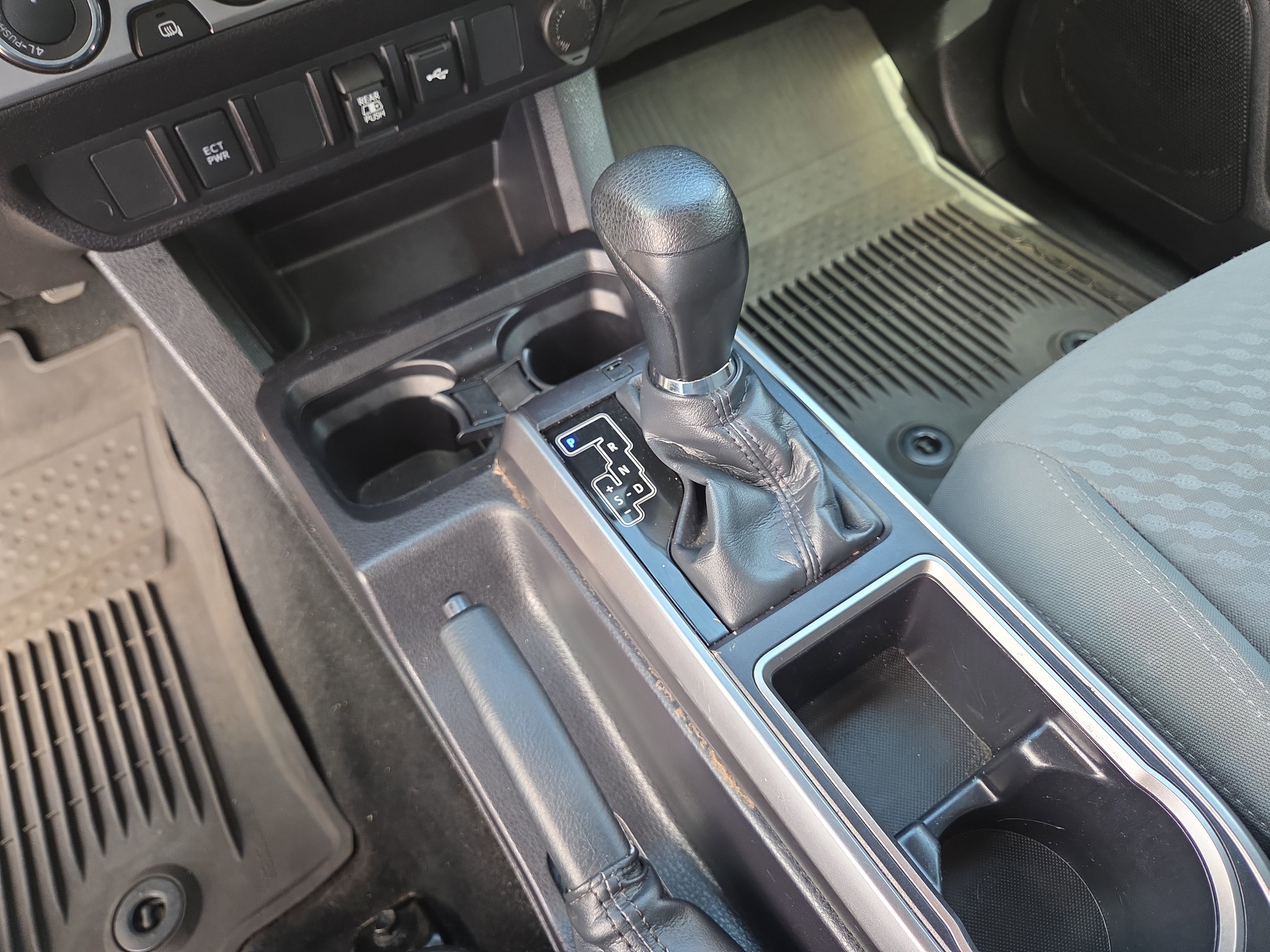 Certified 2023 Toyota Tacoma SR5 AWD/4WD image 24
