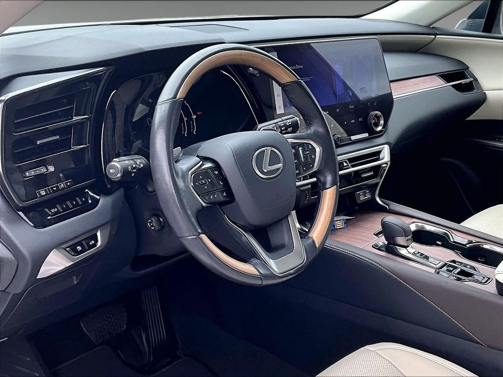 Used 2023 Lexus RX 350 Premium w/ Accessory Package AWD/4WD image 8