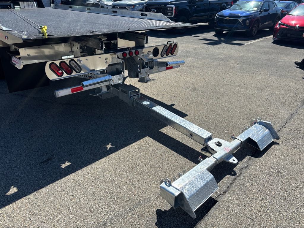 New 2026 RAM 5500 4x4 Regular Cab image 30