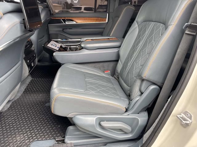 Used 2022 Jeep Grand Wagoneer Series III w/ Rear Seat Video Group 1 image 18