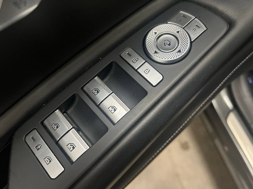 Used 2025 Genesis GV80 2.5T Standard AWD/4WD image 13