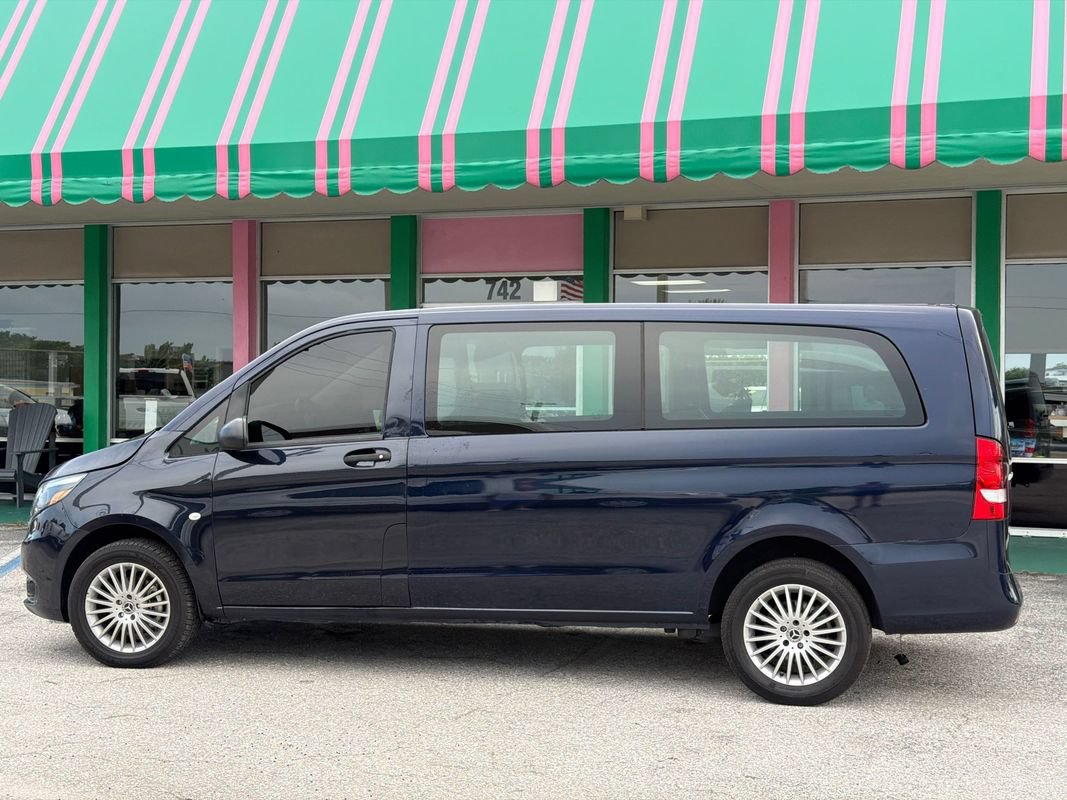 Used 2022 Mercedes-Benz Metris image 2