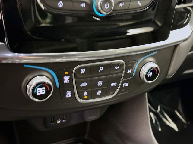 Used 2023 Chevrolet Traverse LT image 16