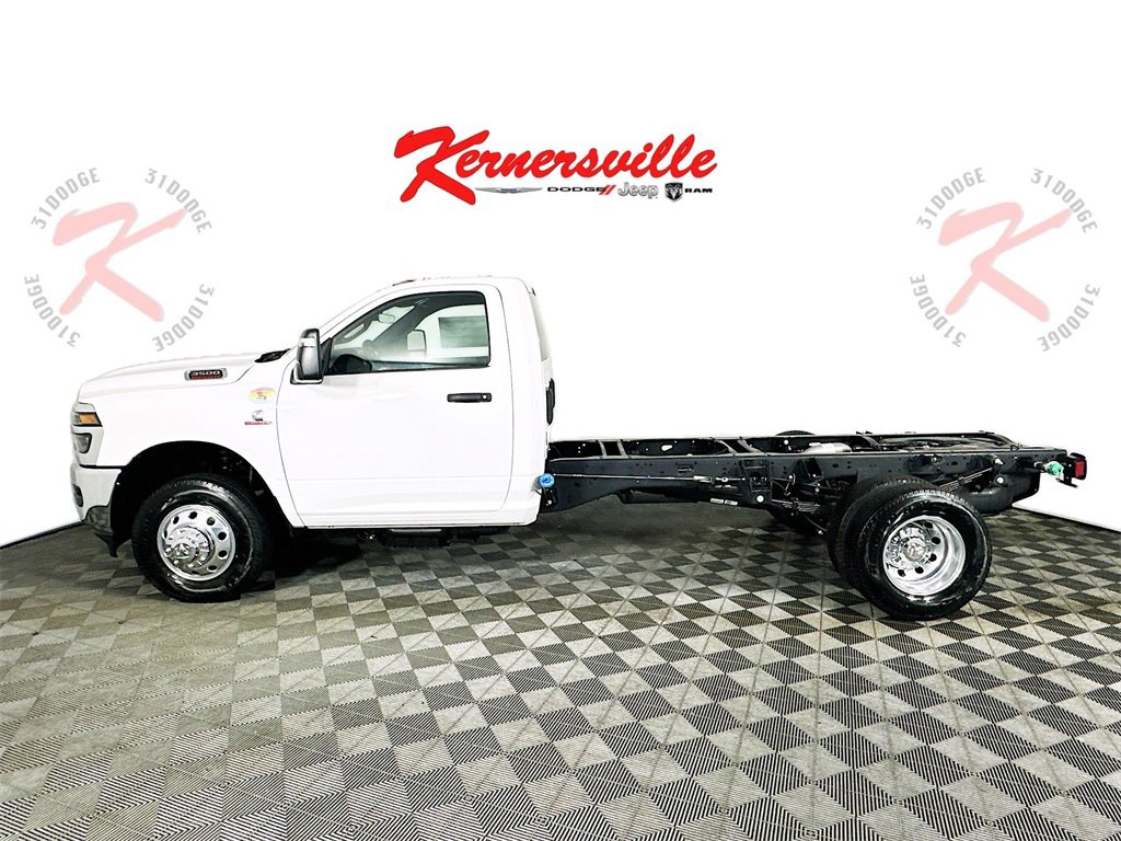 New 2025 RAM 3500 Tradesman image 4