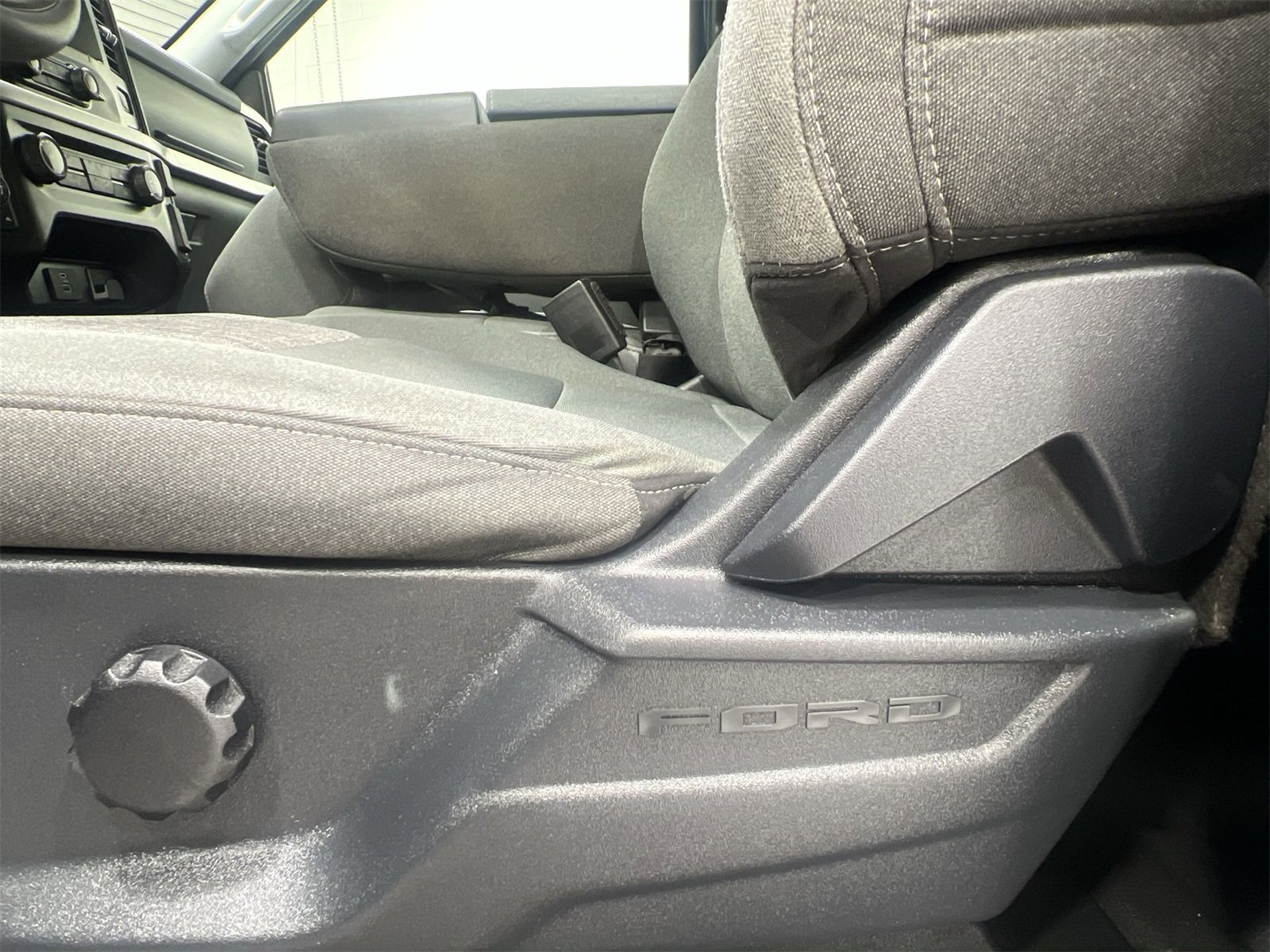 Used 2023 Ford F150 XLT w/ Trailer Tow Package image 12