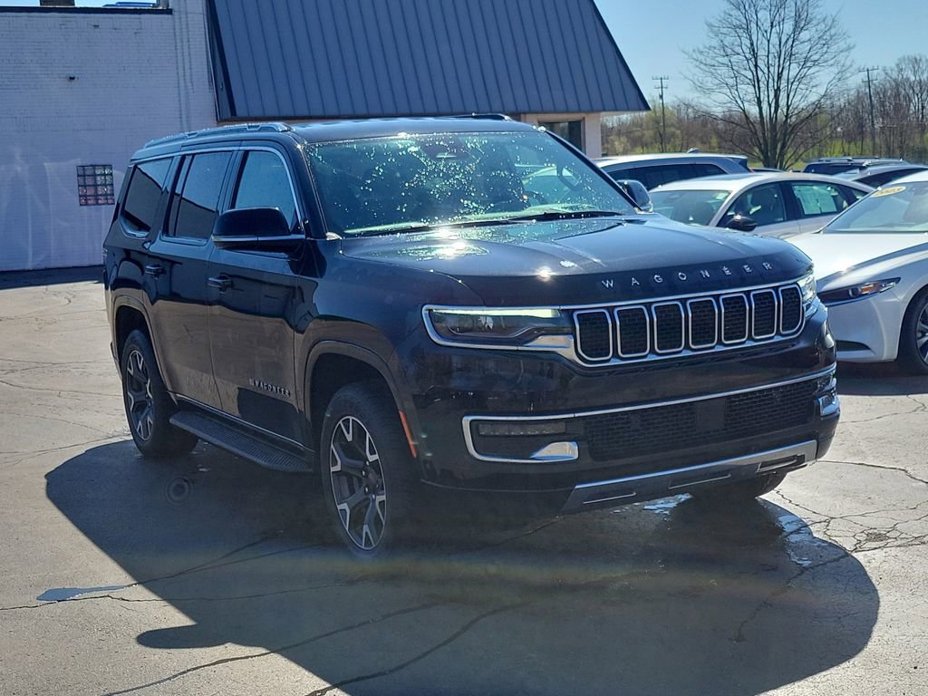 Used 2024 Jeep Wagoneer Series III w/ Flexible Seating Group image 2