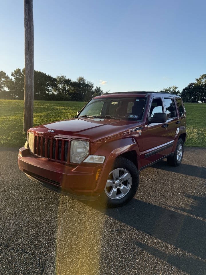 Used 2010 Jeep Liberty Sport w/ Popular Equipment Group AWD/4WD image 2