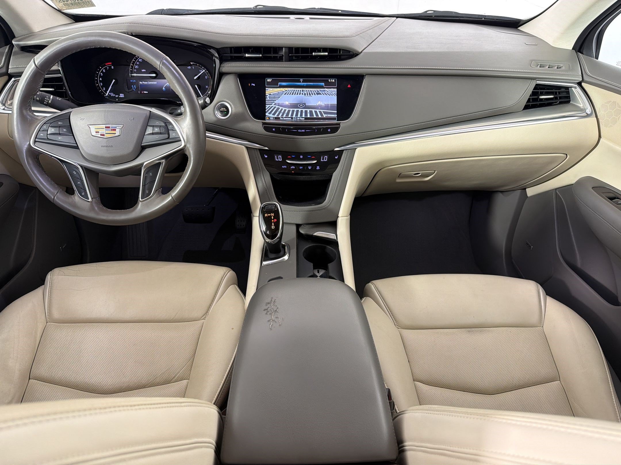 Used 2018 Cadillac XT5 Luxury w/ Driver Awareness Package FWD image 16