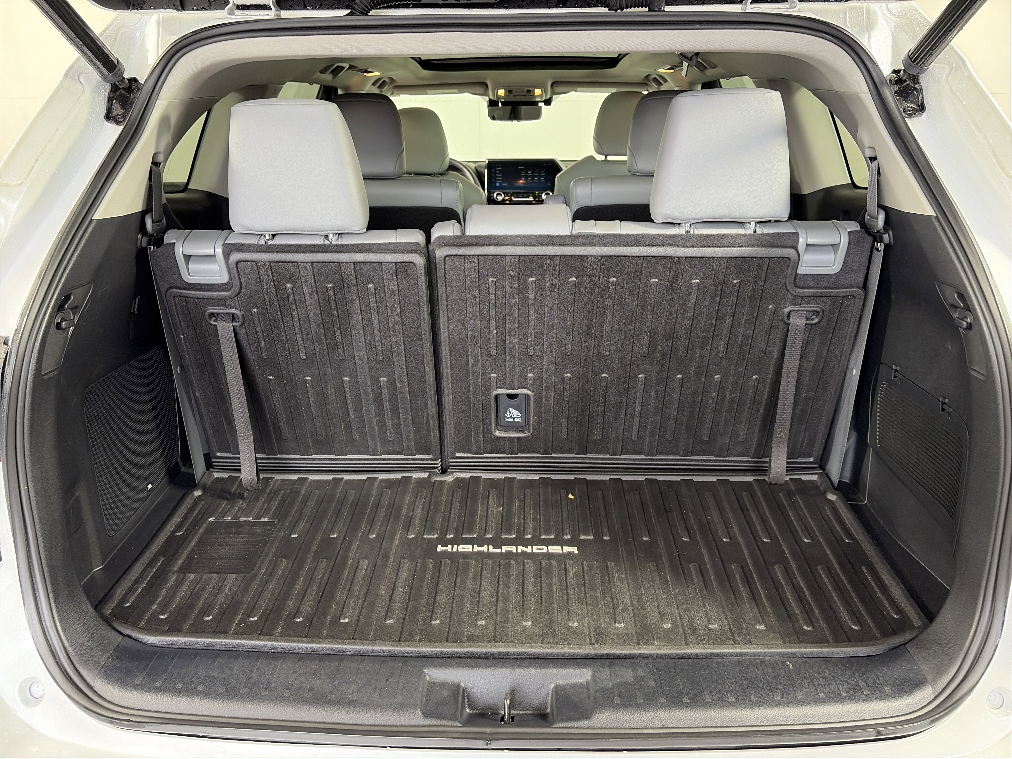 Used 2023 Toyota Highlander Platinum image 15