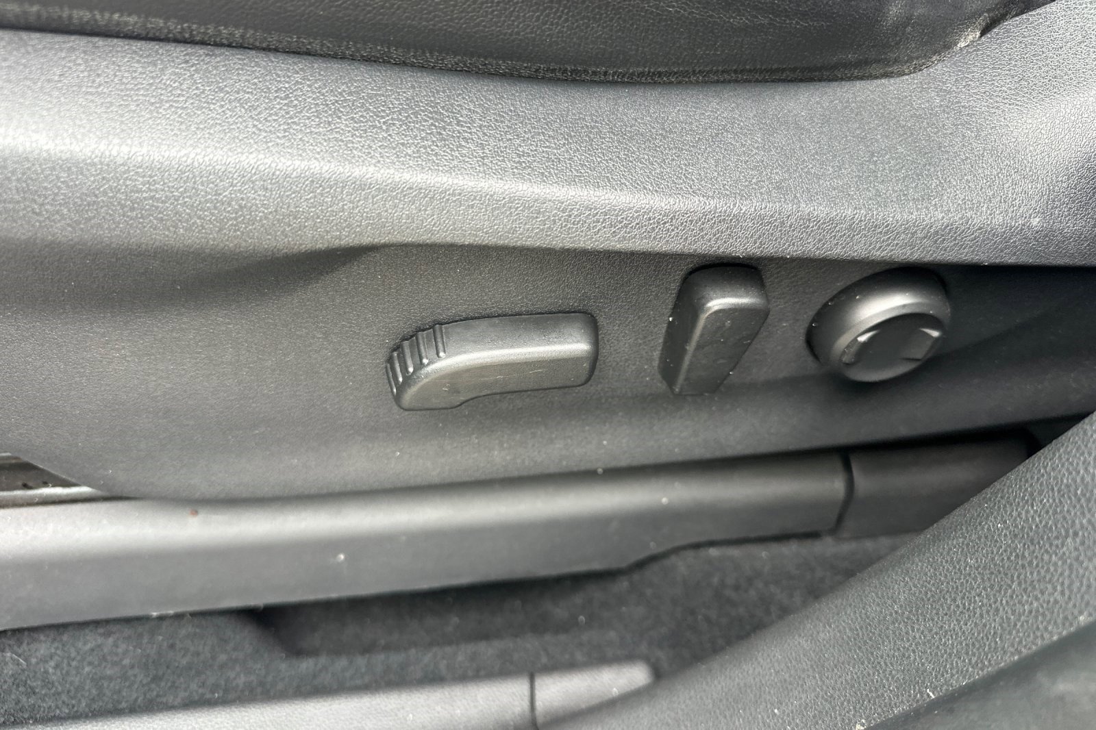 Used 2019 Subaru Ascent Limited w/ Popular Package #2 image 14