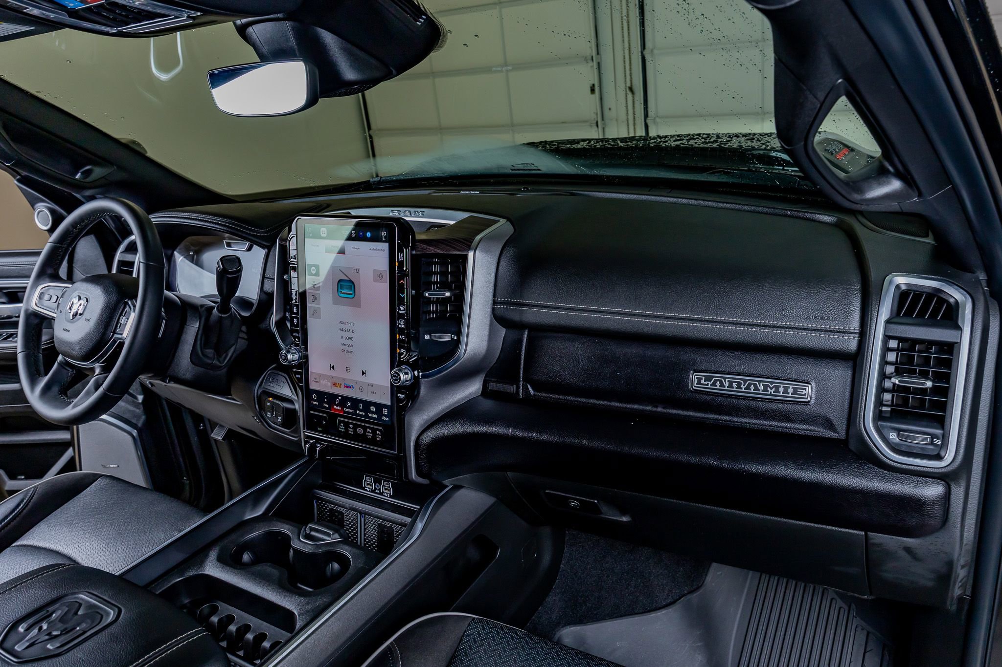 Used 2025 RAM 3500 Laramie AWD/4WD image 18