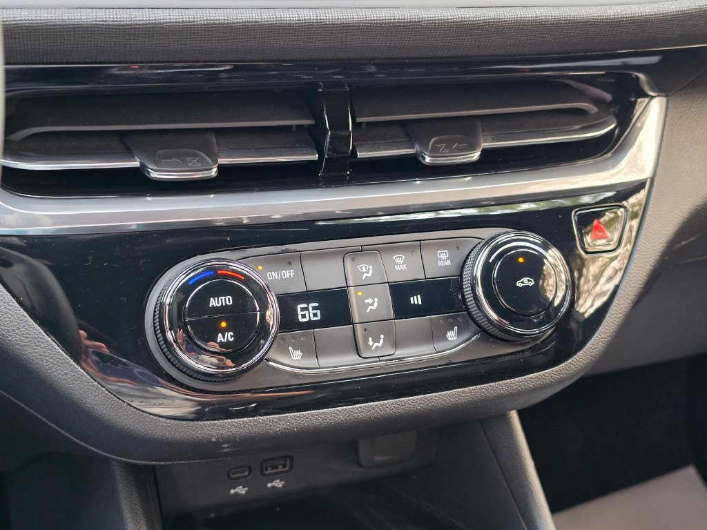 Used 2024 Buick Envista Sport Touring w/ Convenience I Package FWD image 26