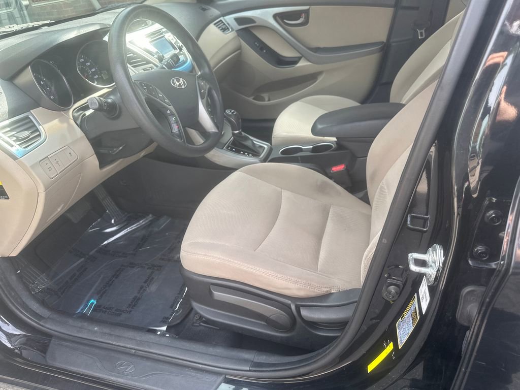 Used 2014 Hyundai Elantra SE w/ Option Group 02 FWD image 11