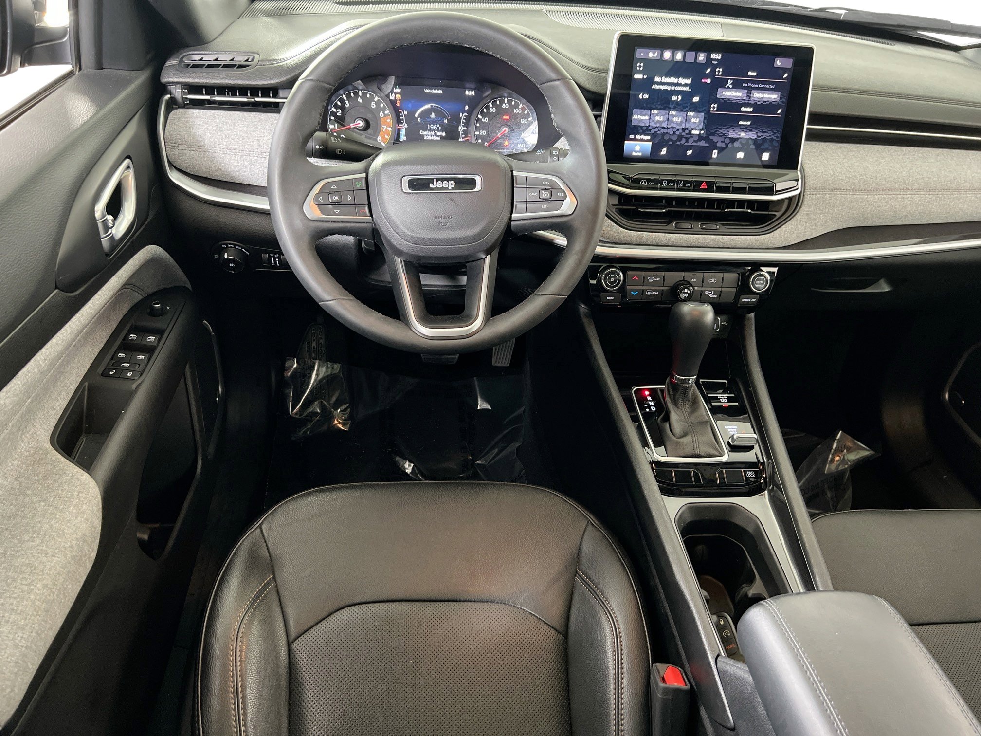 Used 2023 Jeep Compass Latitude w/ Sun and Sound Group AWD/4WD image 23