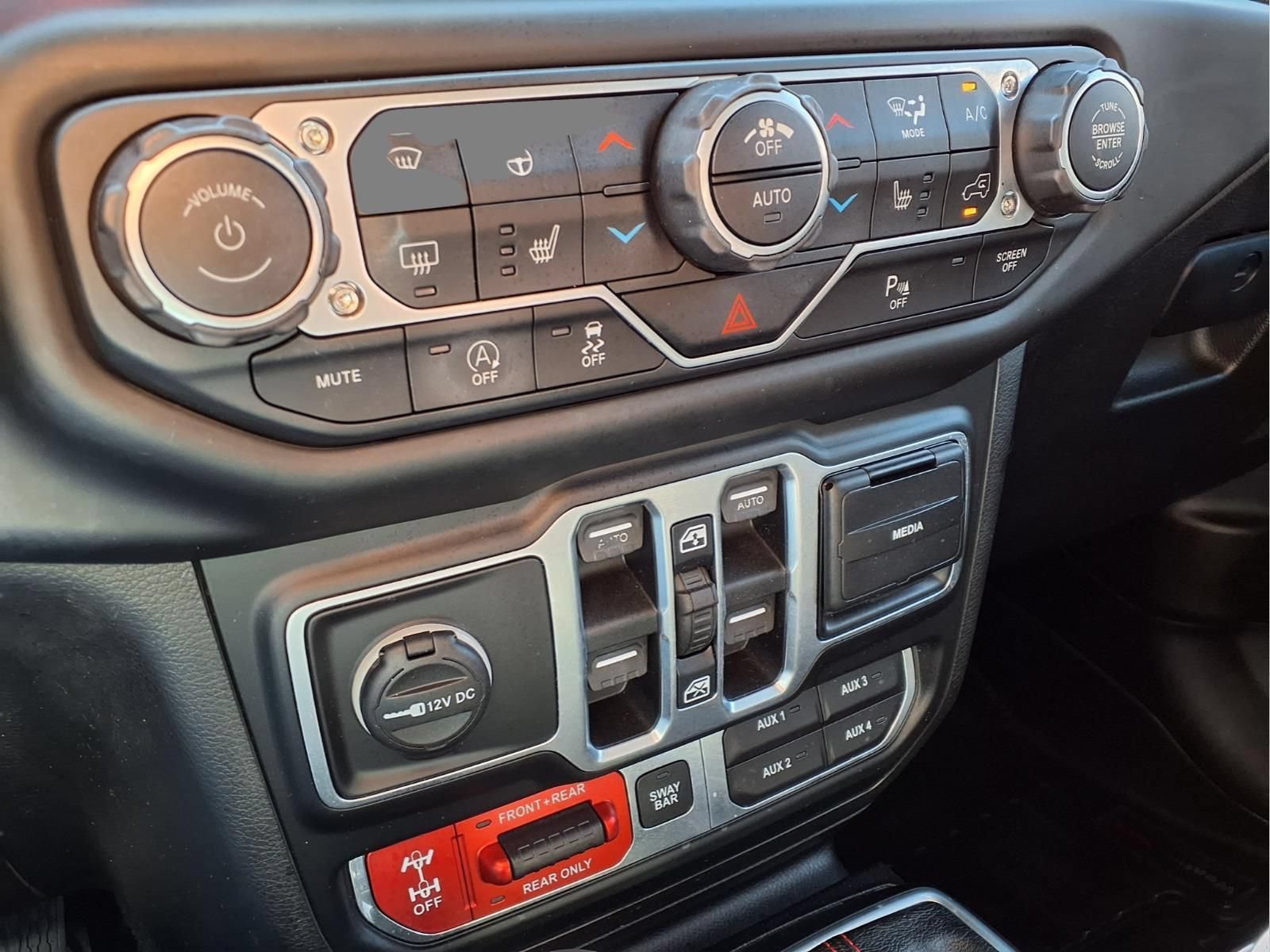 Used 2018 Jeep Wrangler Unlimited Rubicon AWD/4WD image 19