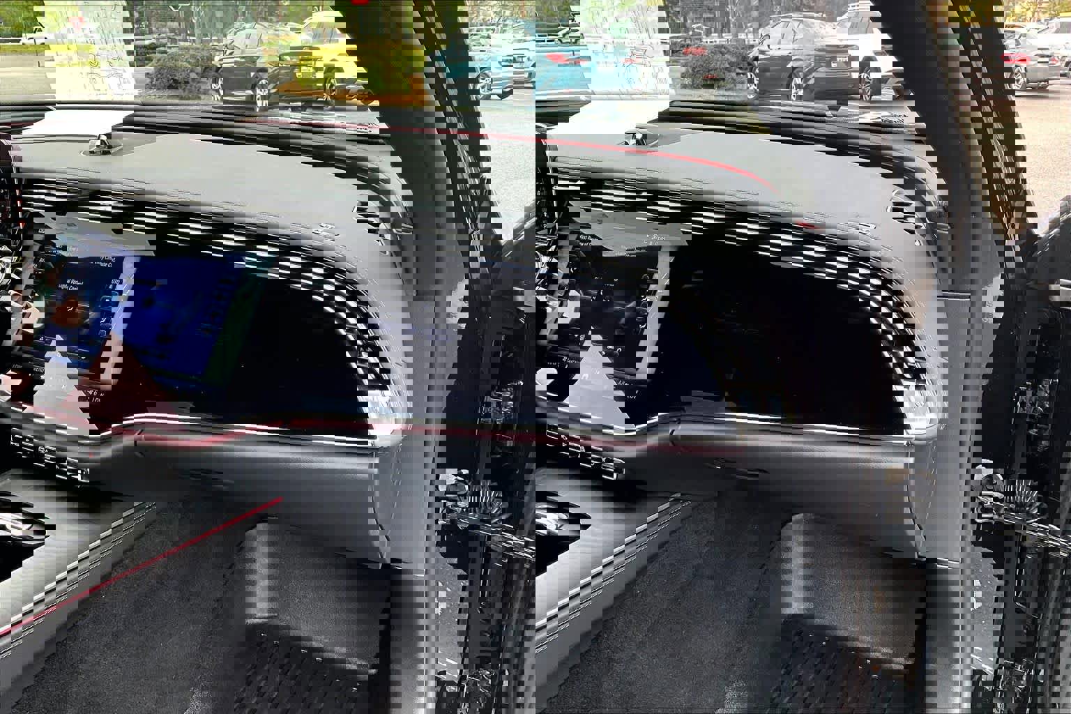 Certified 2025 Mercedes-Benz E 53 AMG e 4MATIC Sedan image 19