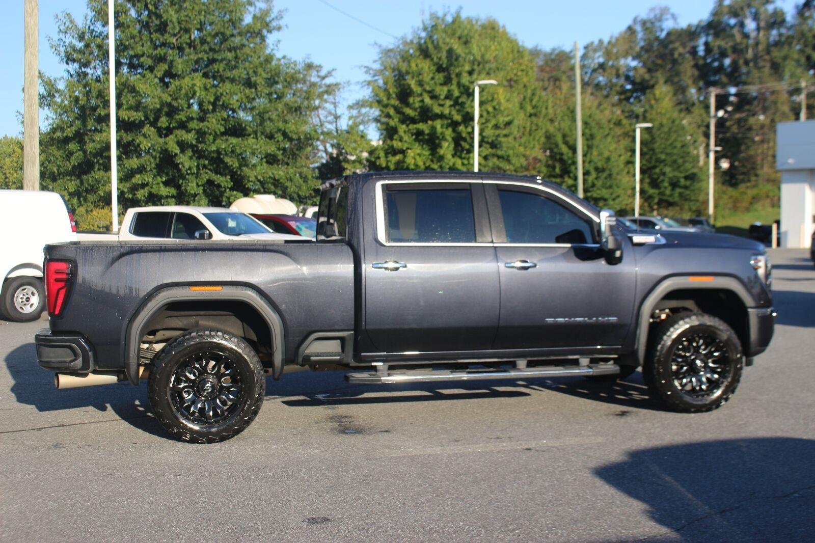 Used 2024 GMC Sierra 2500 Denali w/ Denali Reserve Package AWD/4WD image 8