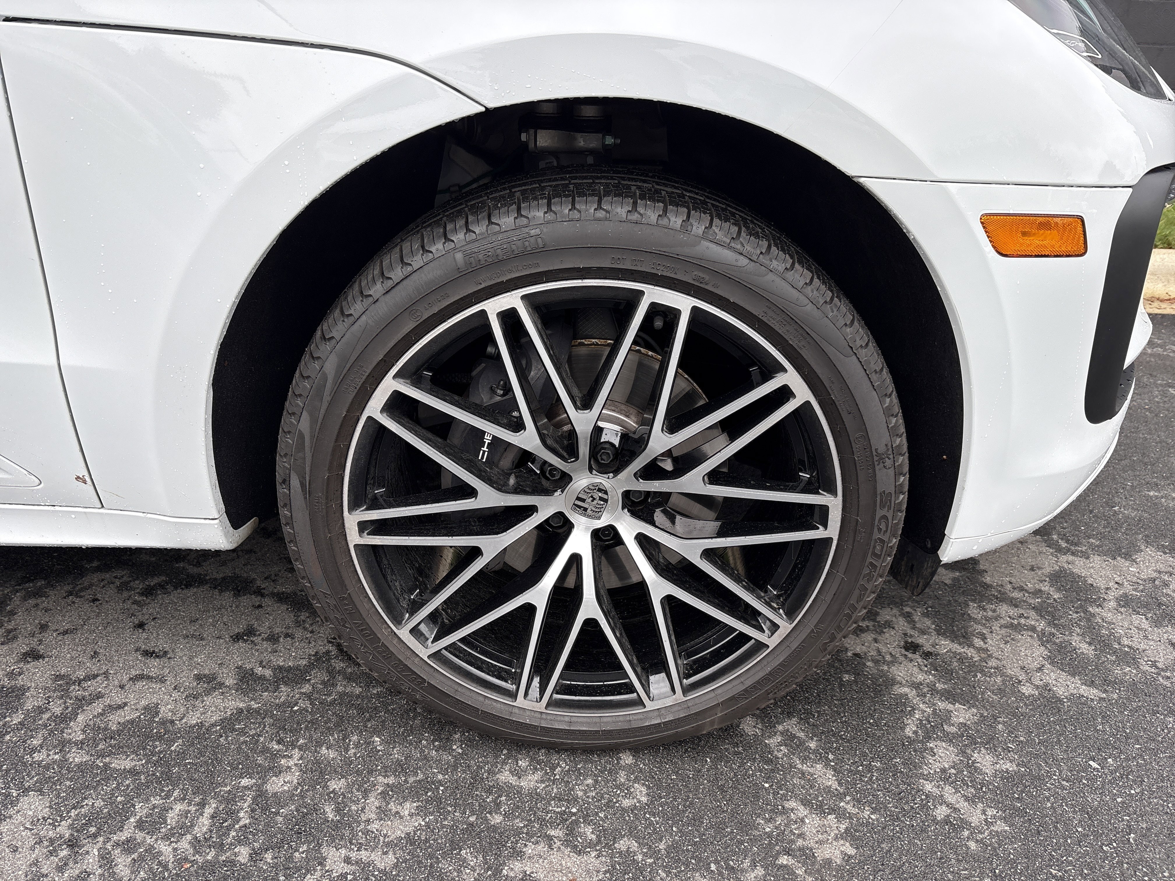 Certified 2025 Porsche Macan image 44