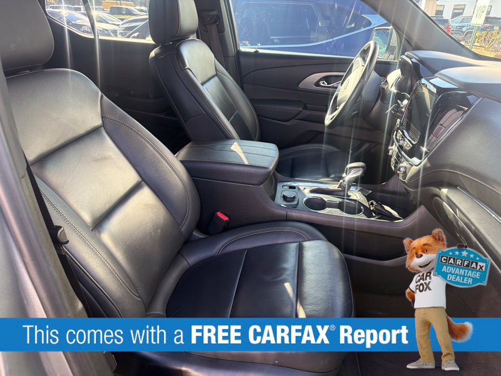 Used 2023 Chevrolet Traverse LT FWD image 3
