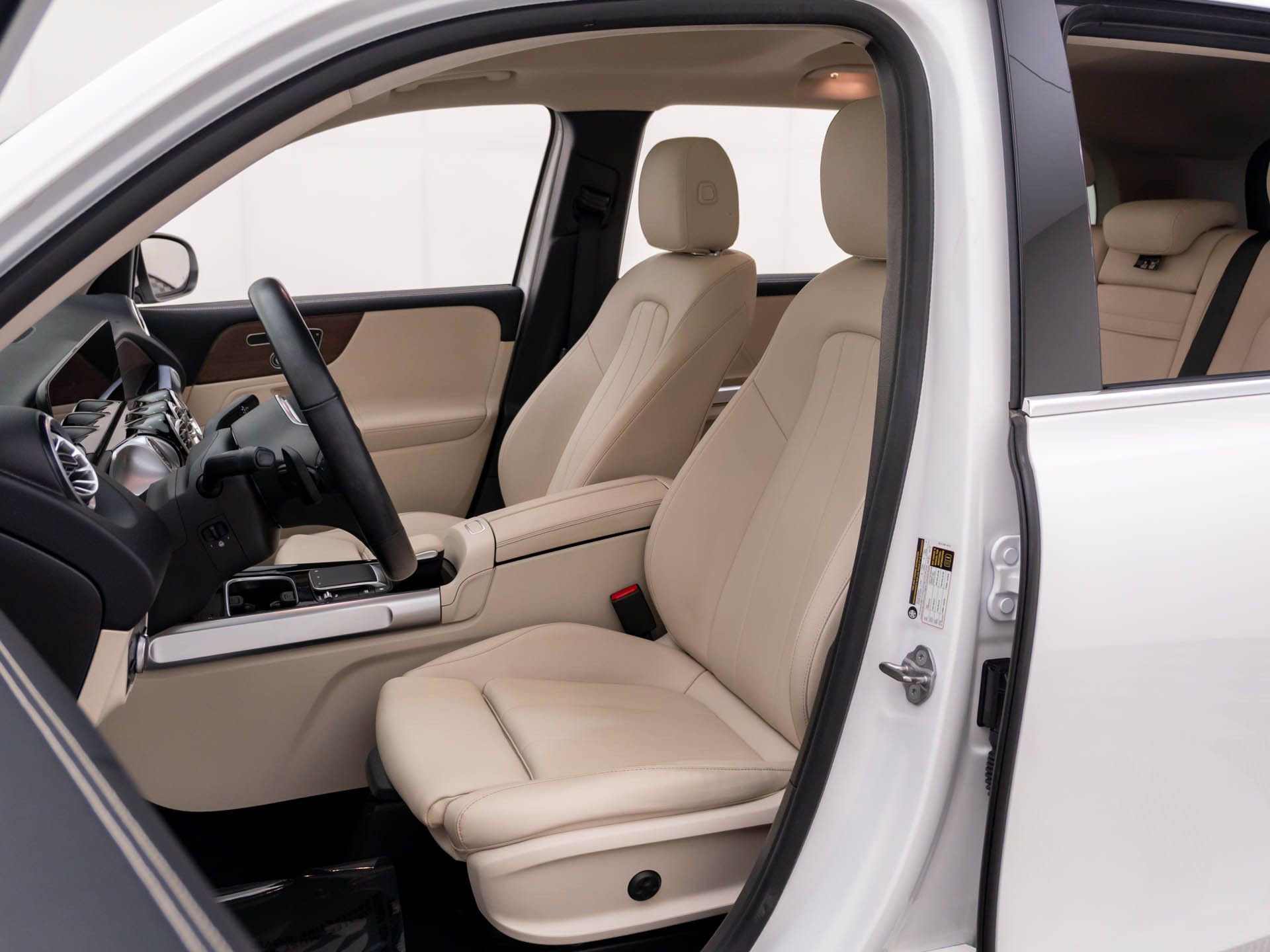 Used 2023 Mercedes-Benz GLB 250 4MATIC image 16