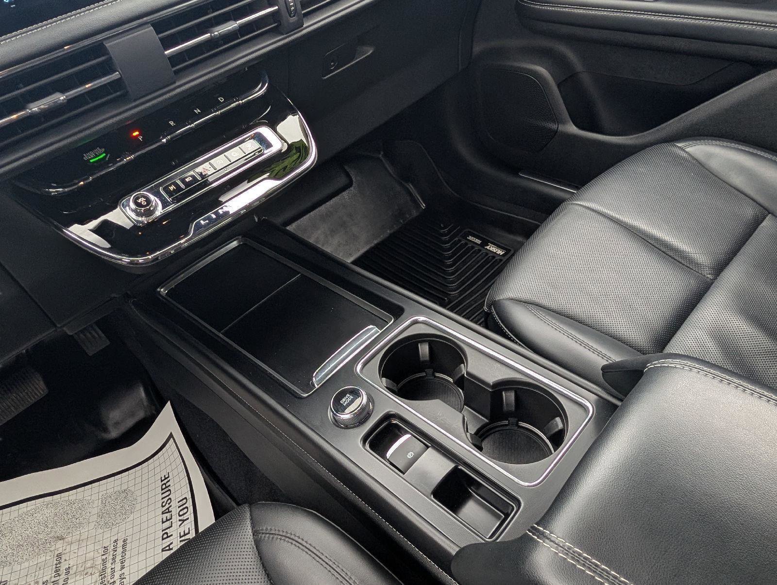 Used 2023 Lincoln Corsair Reserve image 14