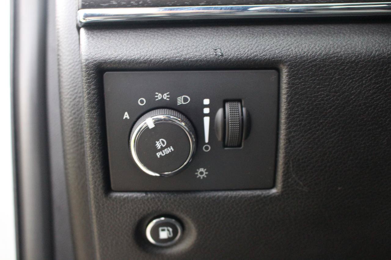 Used 2016 Jeep Grand Cherokee Limited AWD/4WD image 18