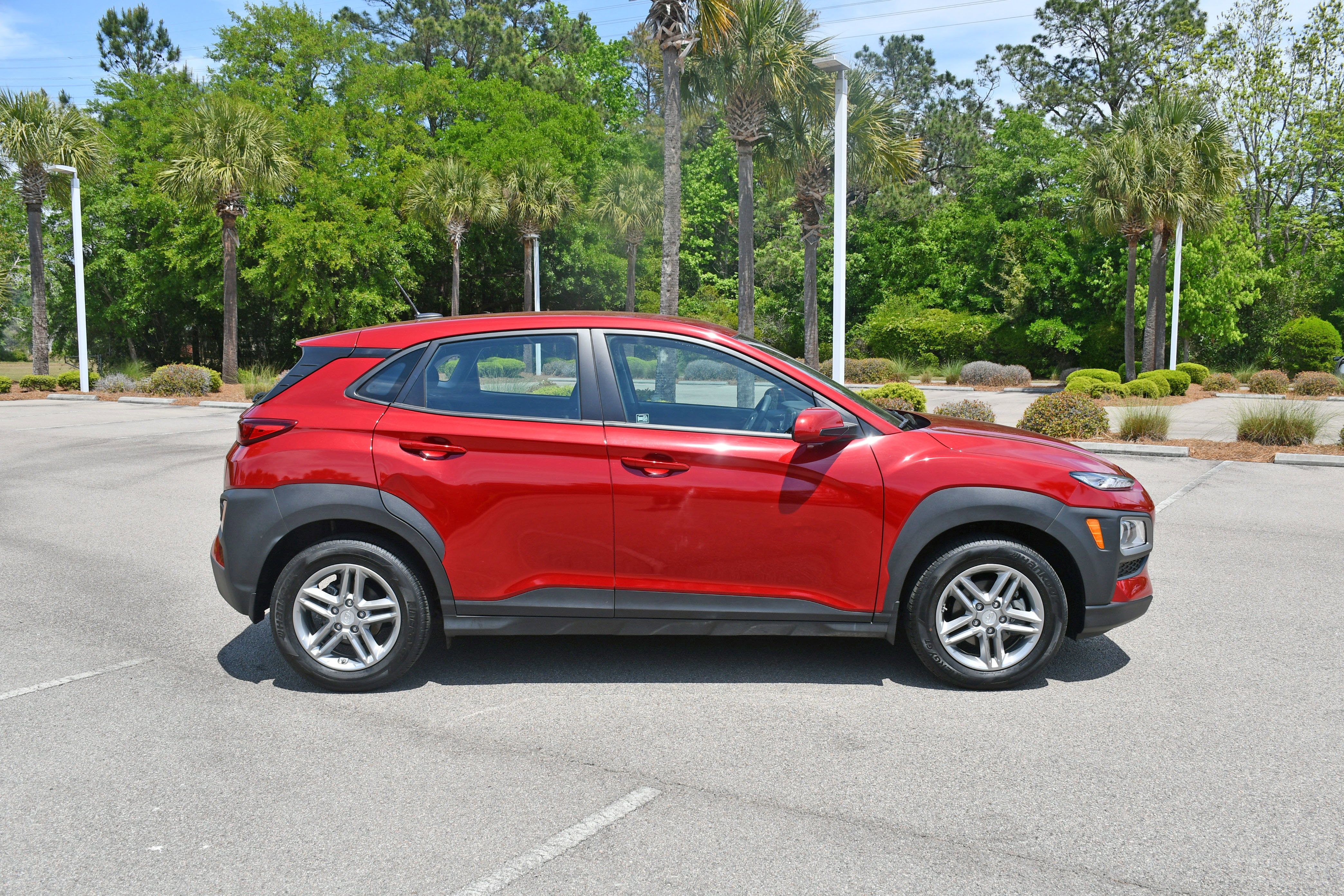 Used 2020 Hyundai Kona SE FWD image 2