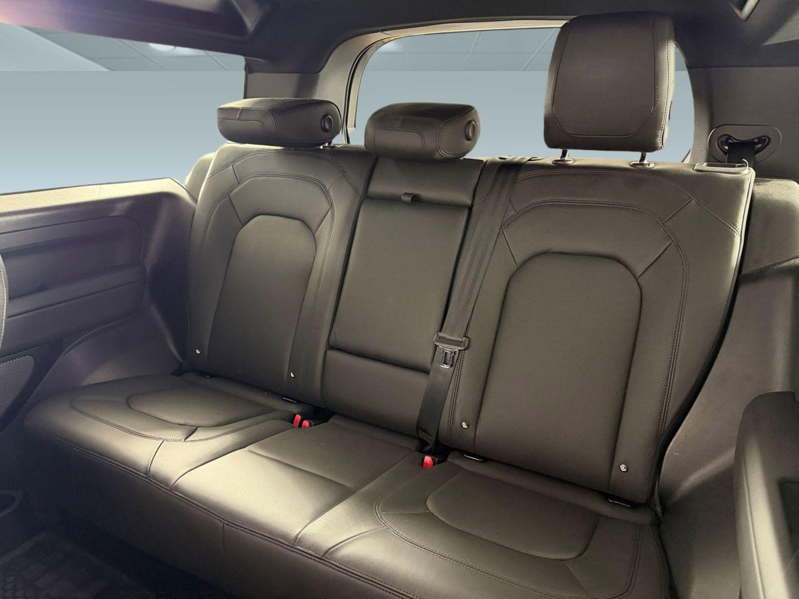 Used 2023 Land Rover Defender 90 S image 21