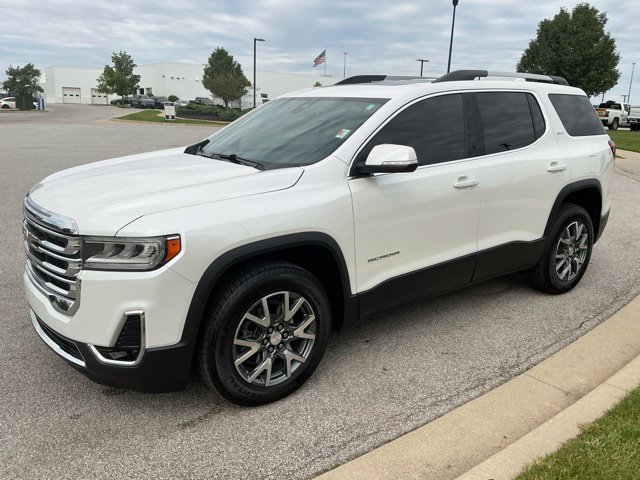 Used 2023 GMC Acadia SLT w/ Preferred Package FWD image 3
