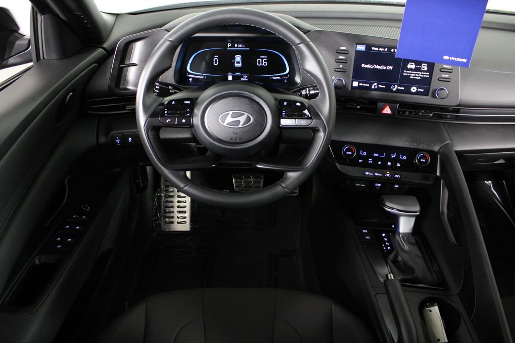 Certified 2026 Hyundai Elantra Sport w/ Cargo Package FWD image 8