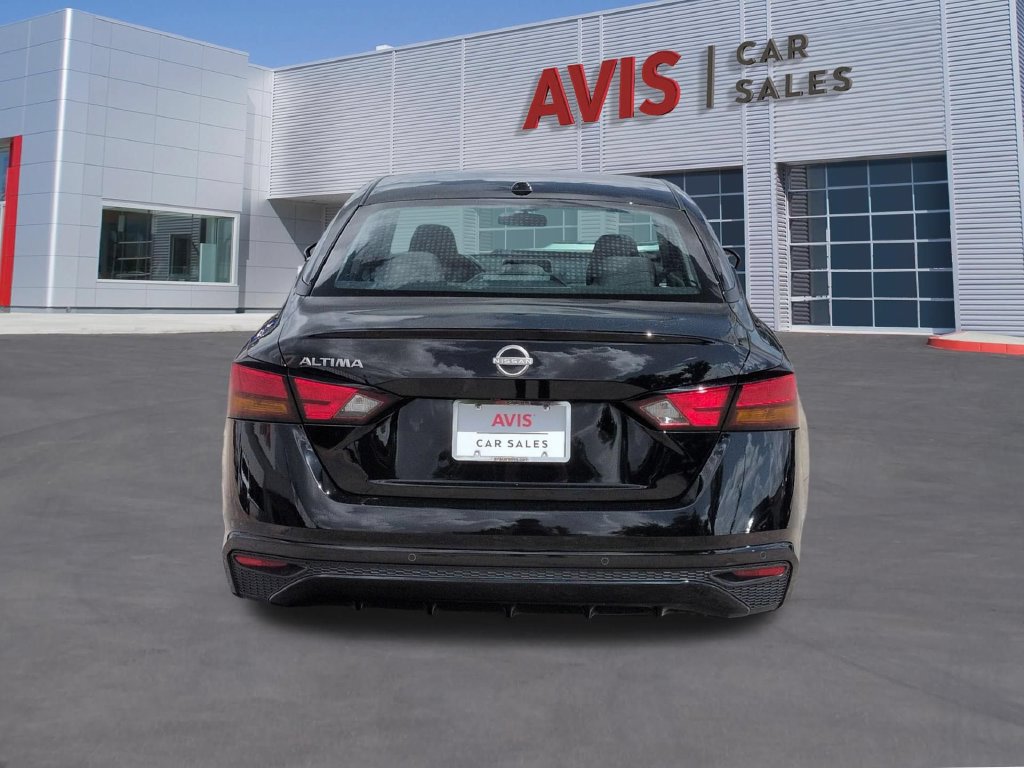 Used 2025 Nissan Altima 2.5 SV FWD image 7