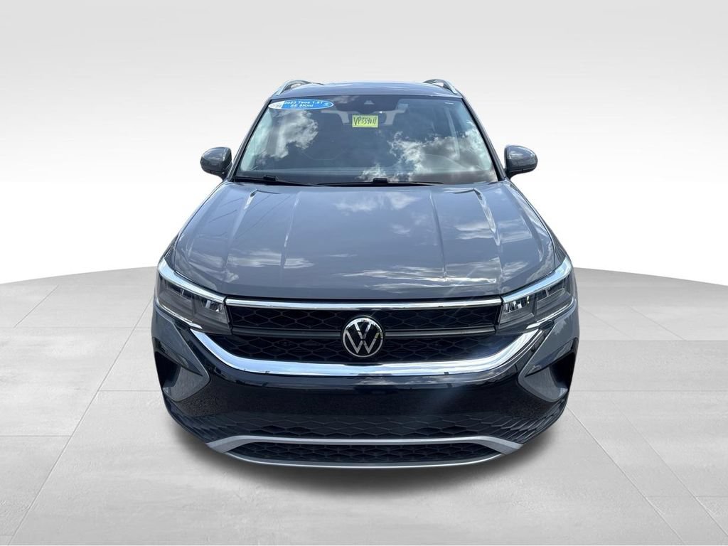 Certified 2023 Volkswagen Taos SE FWD image 3