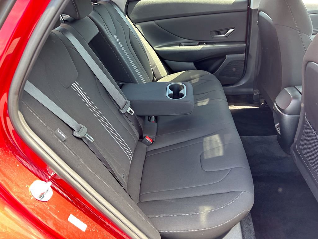 Used 2025 Hyundai Elantra SEL FWD image 37