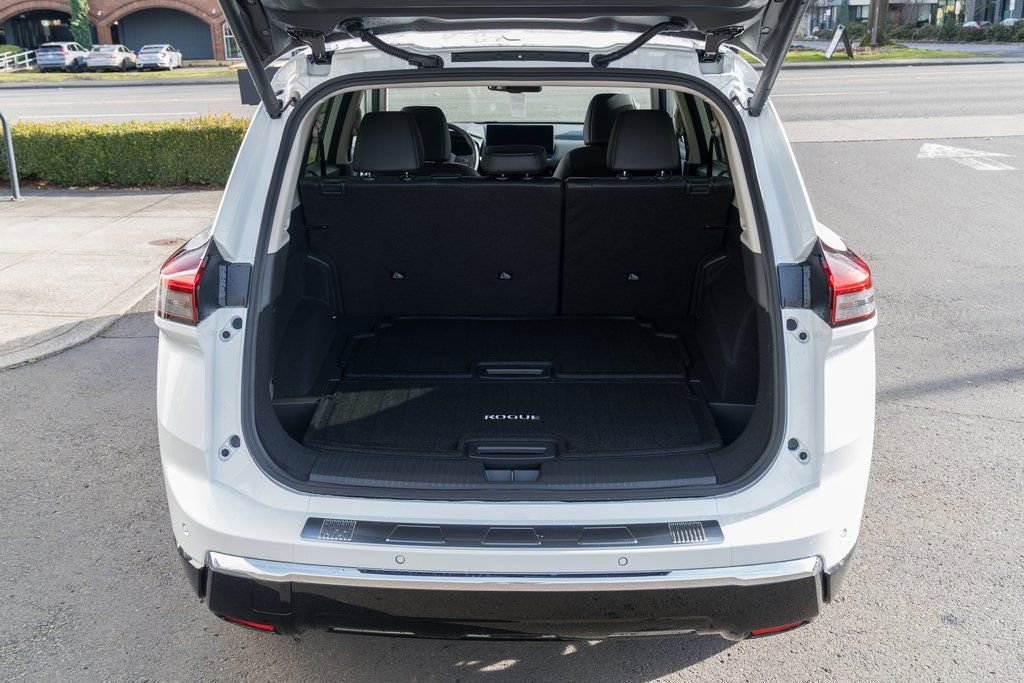 New 2026 Nissan Rogue Platinum image 8