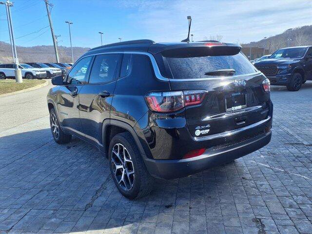 Used 2025 Jeep Compass Limited w/ Sun & Sound Group AWD/4WD image 3