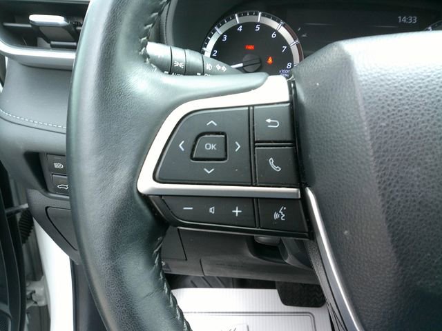 Used 2023 Toyota Highlander LE AWD/4WD image 12
