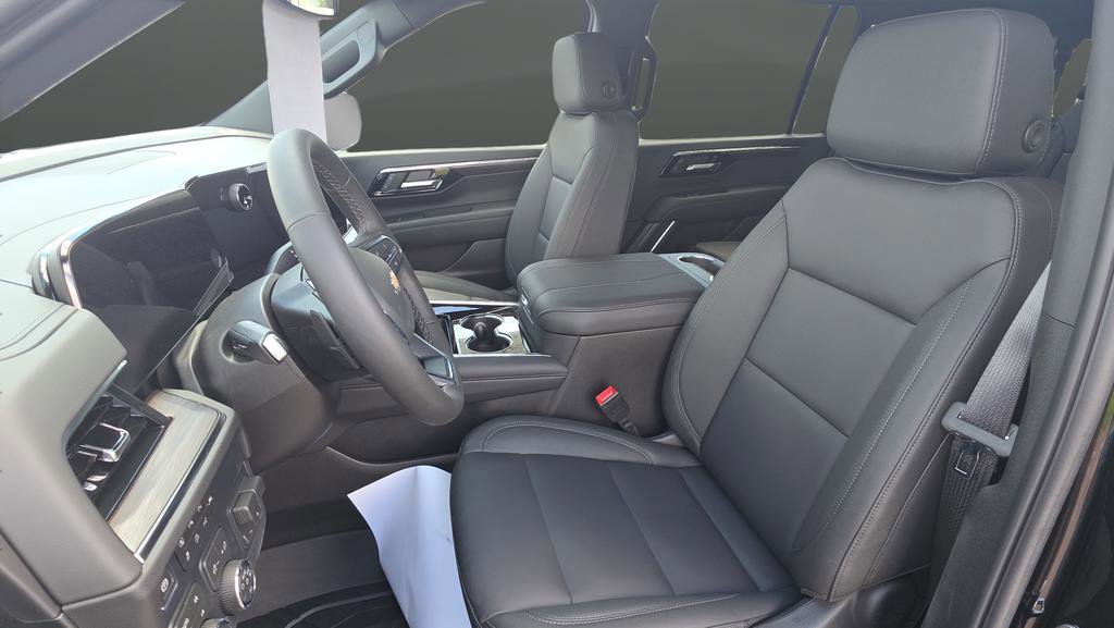 New 2026 Chevrolet Suburban LT w/ Comfort Package AWD/4WD image 30