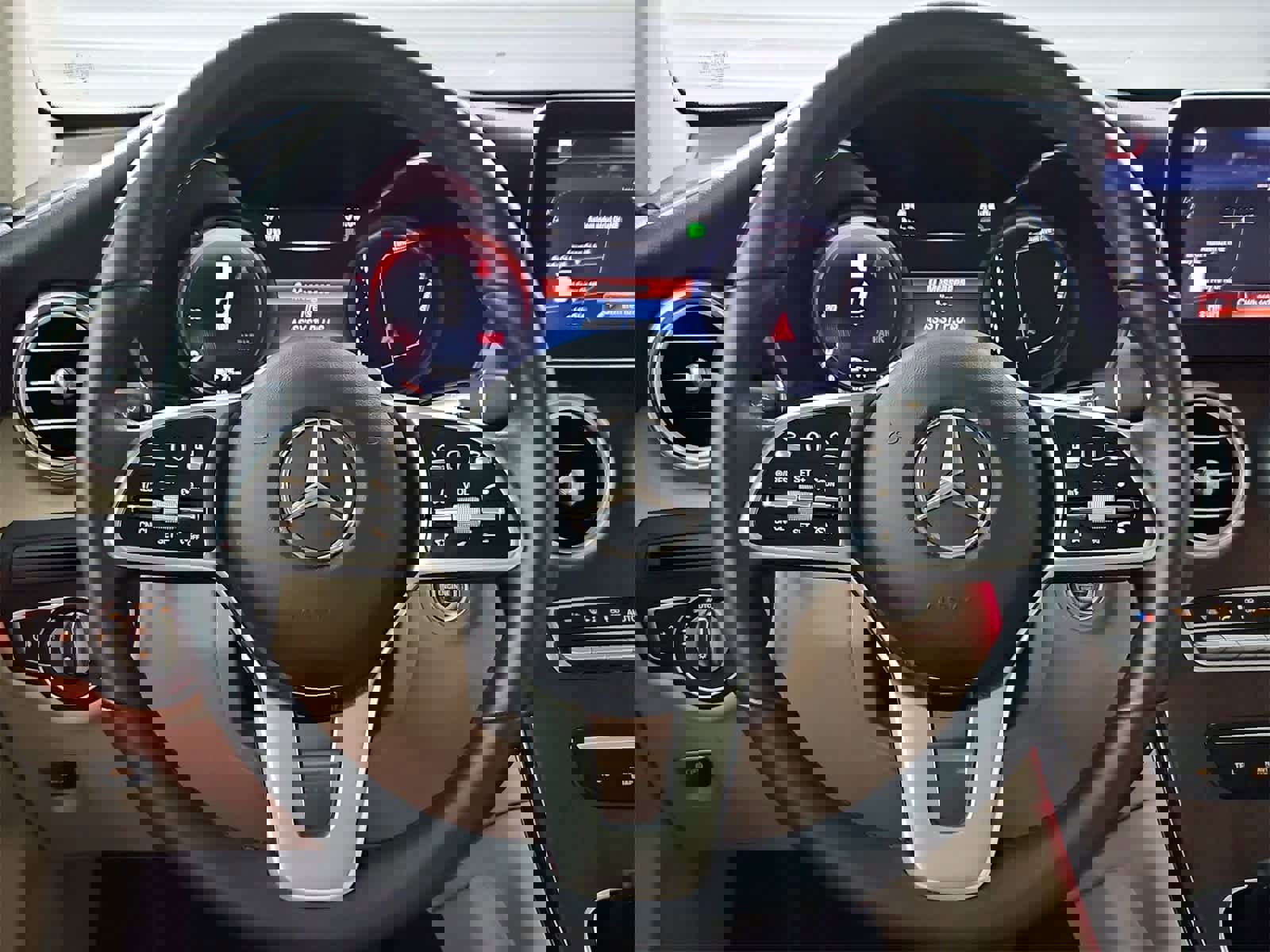 Used 2022 Mercedes-Benz GLC 300 4MATIC image 24