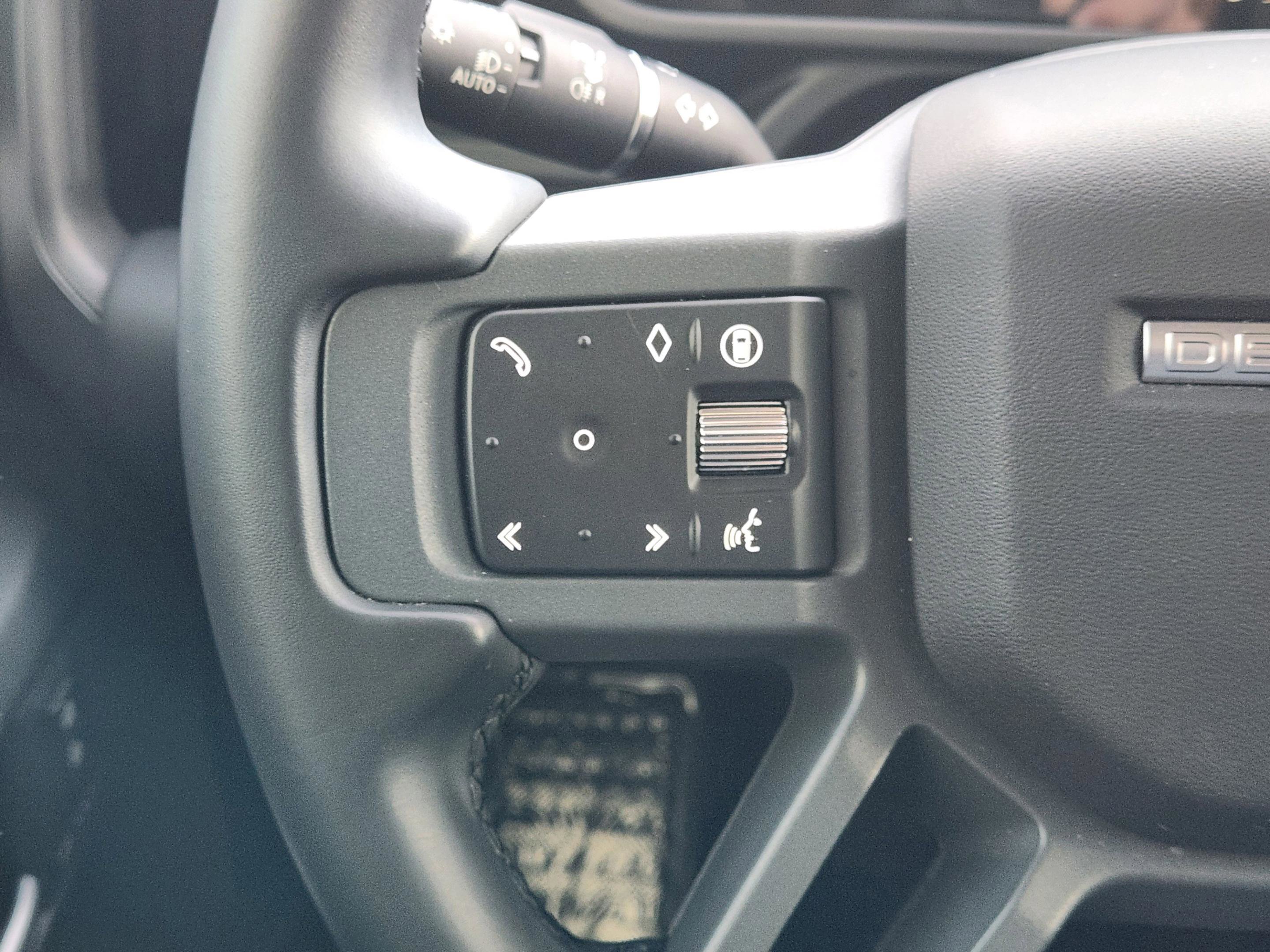 Certified 2025 Land Rover Defender 110 S image 30