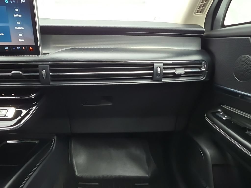 Used 2023 Lincoln Corsair AWD w/ Equipment Group 101A image 43