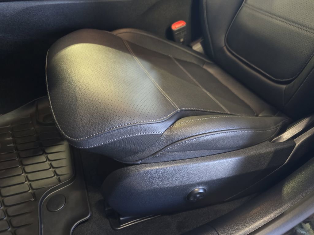 Certified 2025 Mercedes-Benz C 300 Sedan image 31